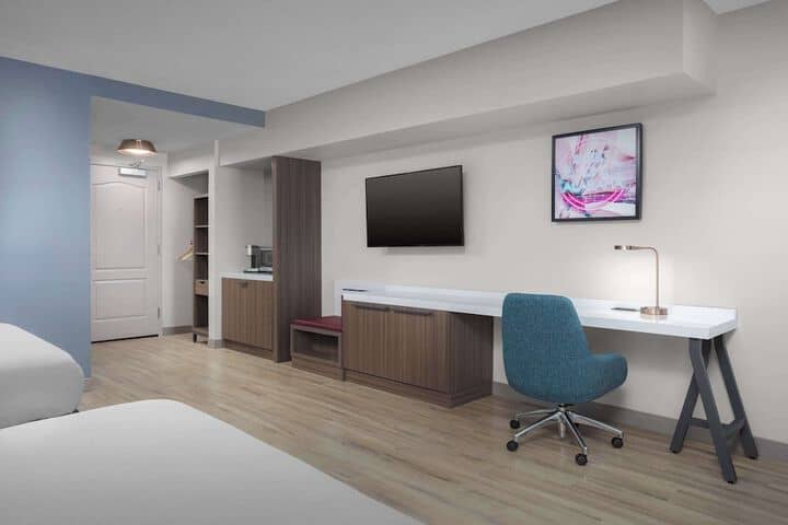 Room 21 of 41
